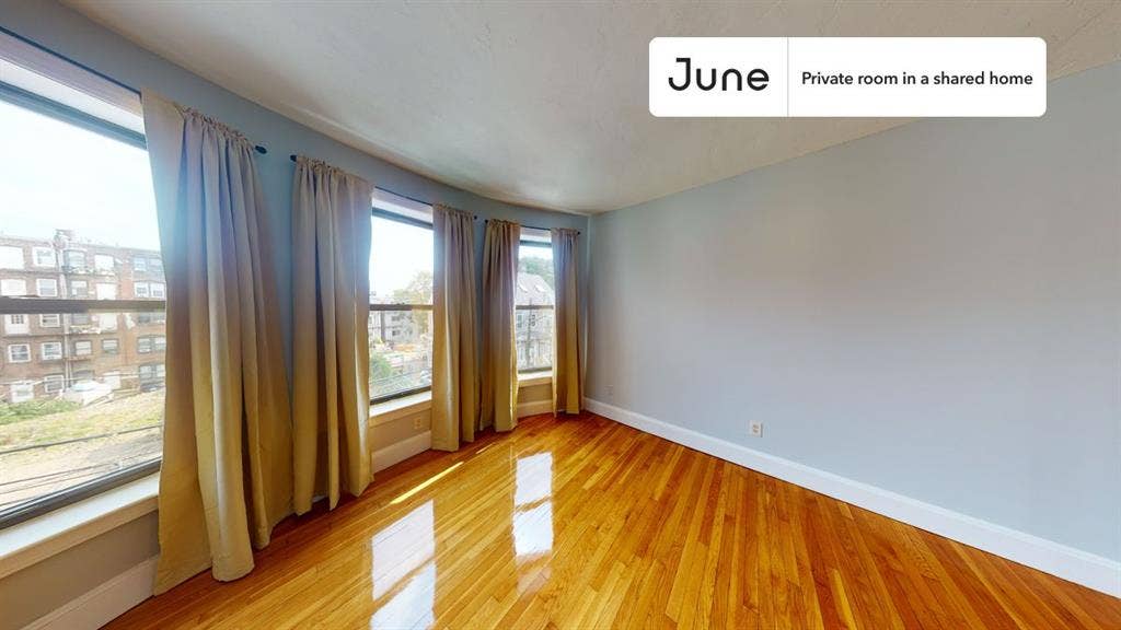 4 BR in Boston
