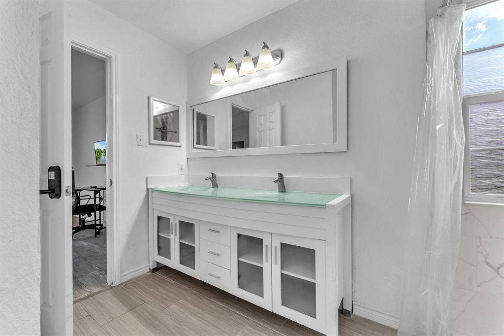 6 BR in San Antonio