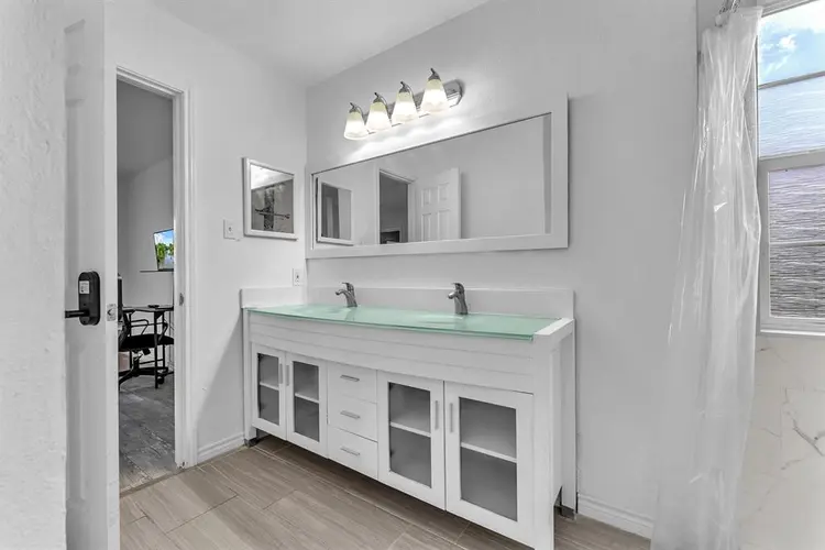6 BR in San Antonio