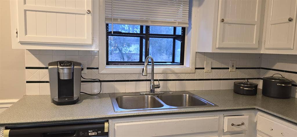 7 BR in Lawrenceville