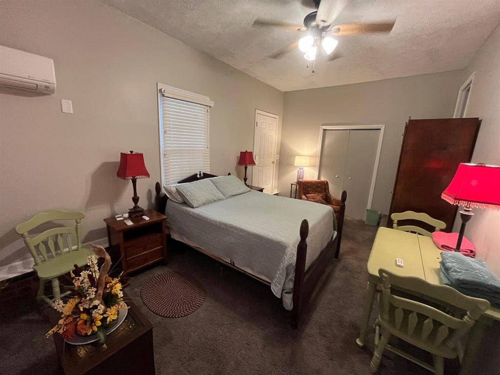 2 BR in Fayetteville