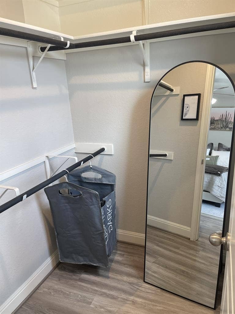 Fully Furnished Extra-Large Room