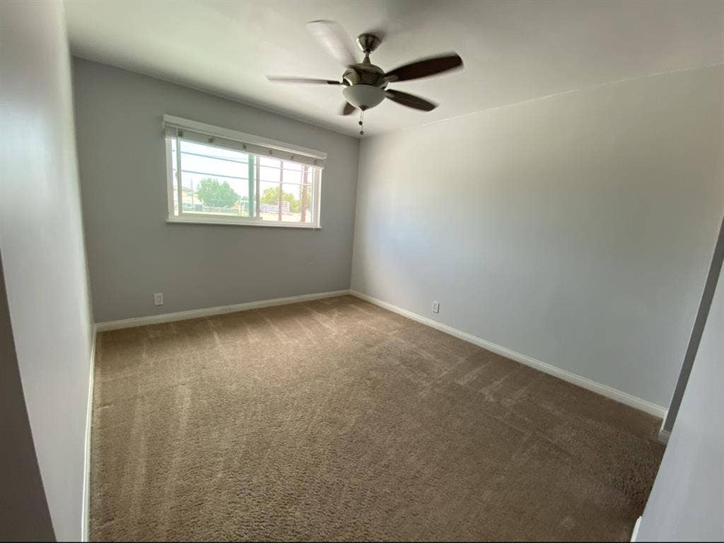 Room for Rent in Costa Mesa, CA