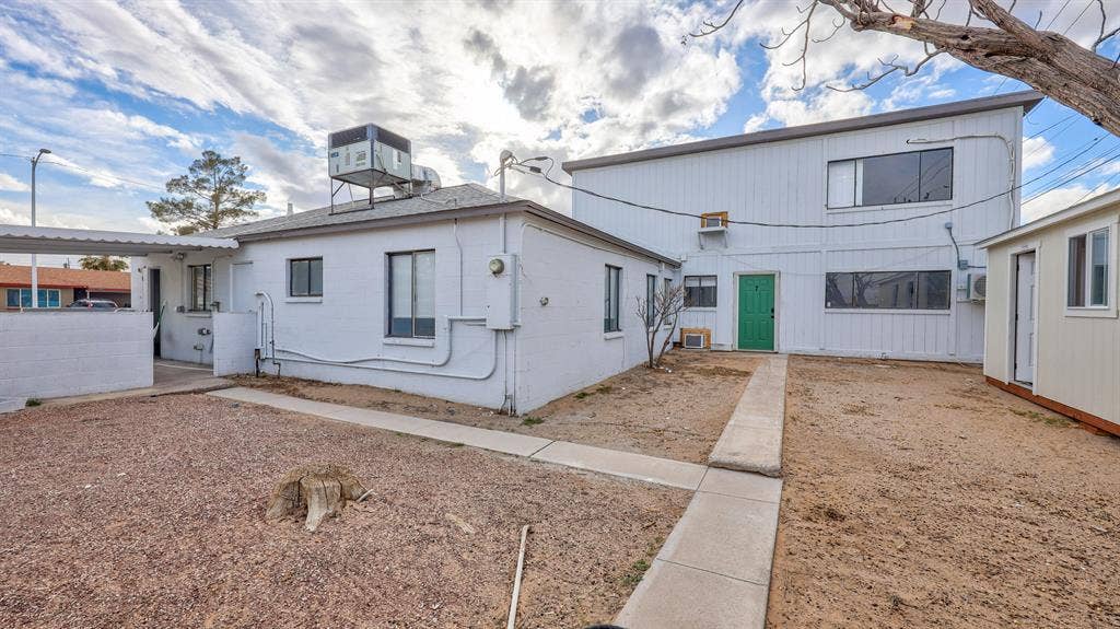8 BR in Las Vegas