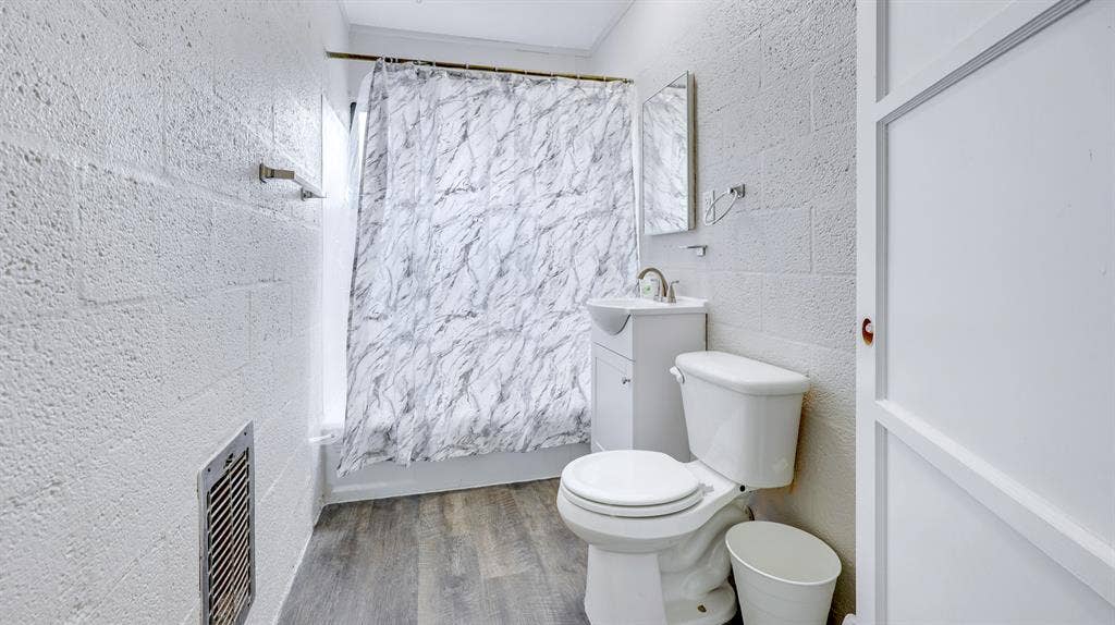 8 BR in Las Vegas