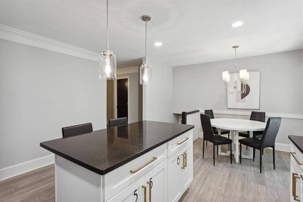 7 BR in Lawrenceville