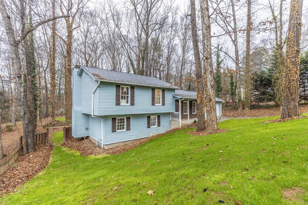7 BR in Lawrenceville