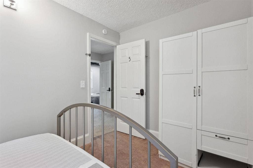 7 BR in Lawrenceville