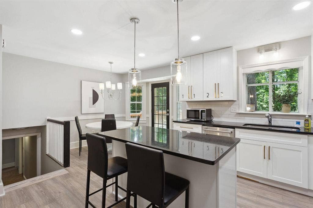 7 BR in Lawrenceville