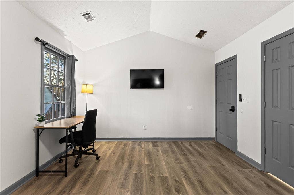 6 BR in Conyers