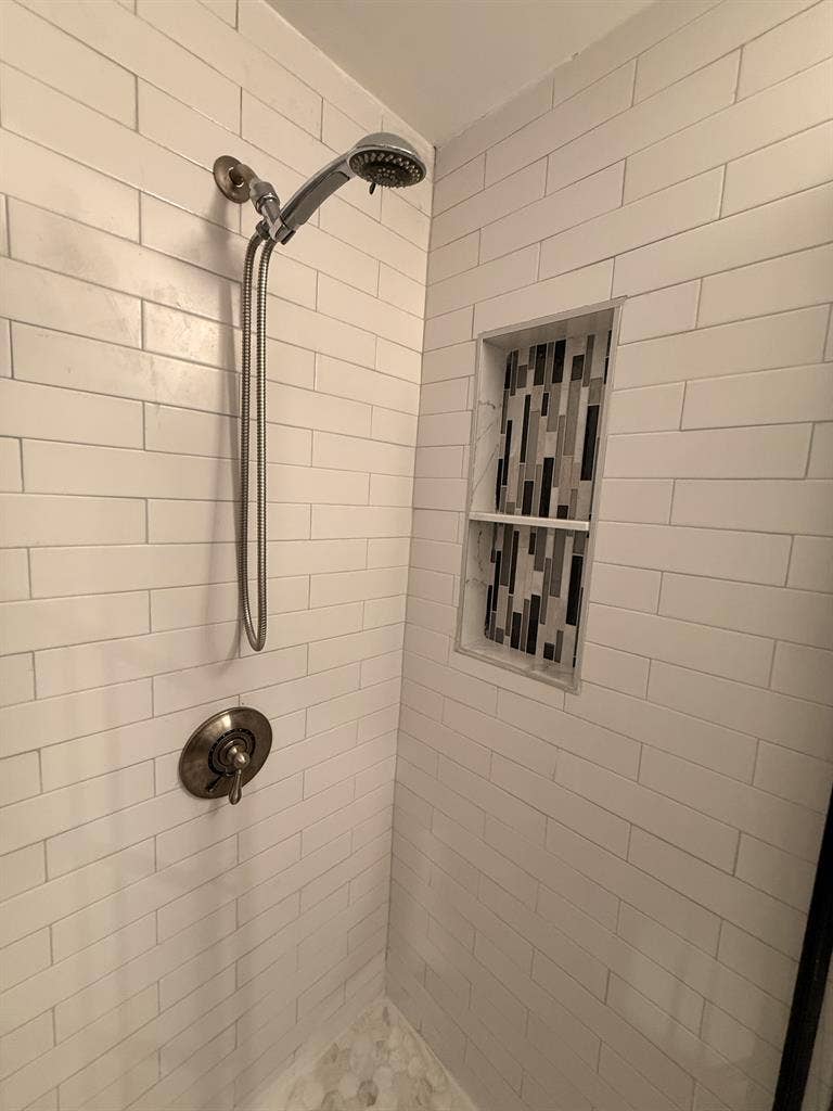 EAST CAMBRIDGE ROOM AVAIL
