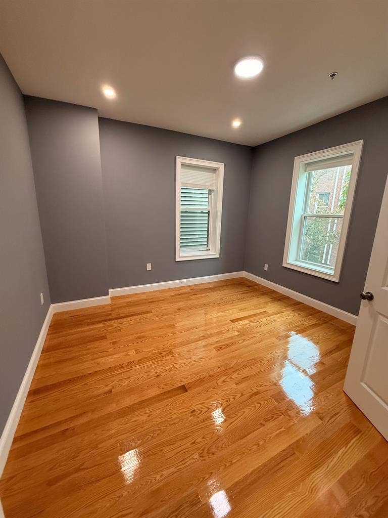 EAST CAMBRIDGE ROOM AVAIL
