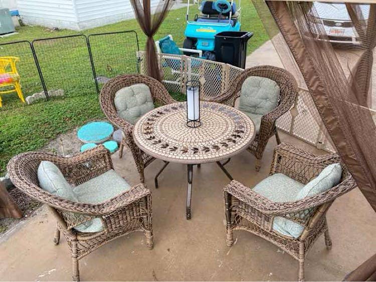 F. Room in + Community in NFM,FL