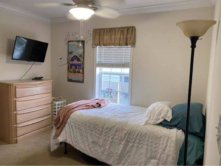 F. Room in + Community in NFM,FL