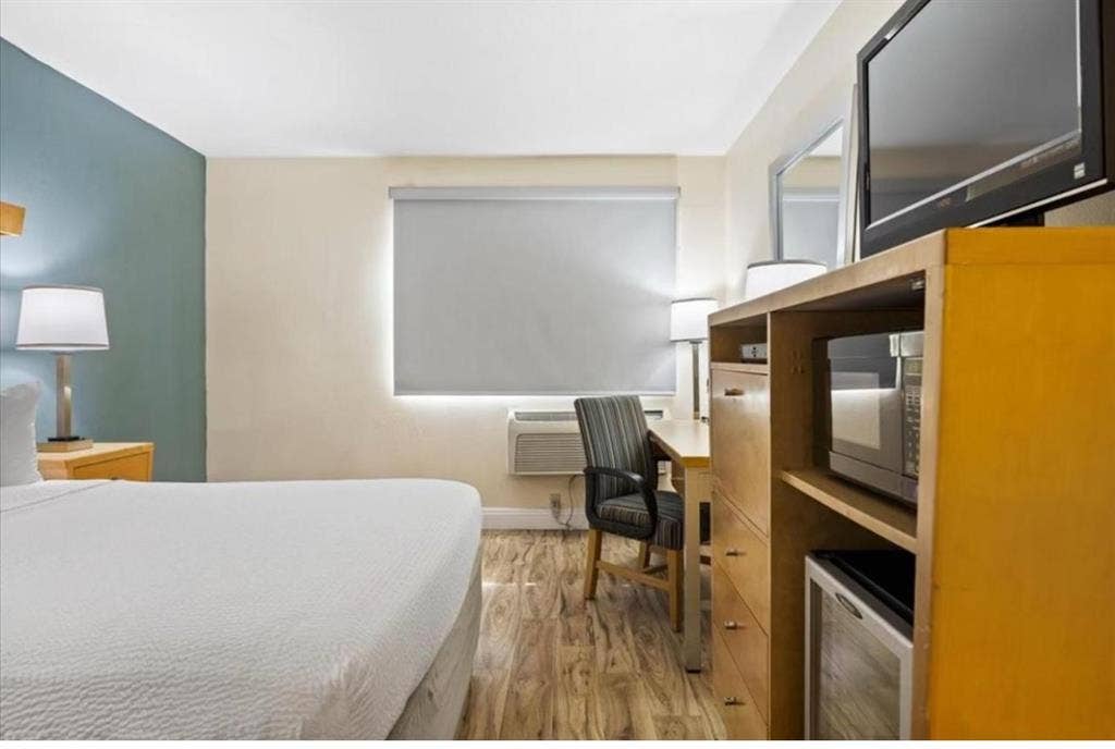 Long-term lodging special