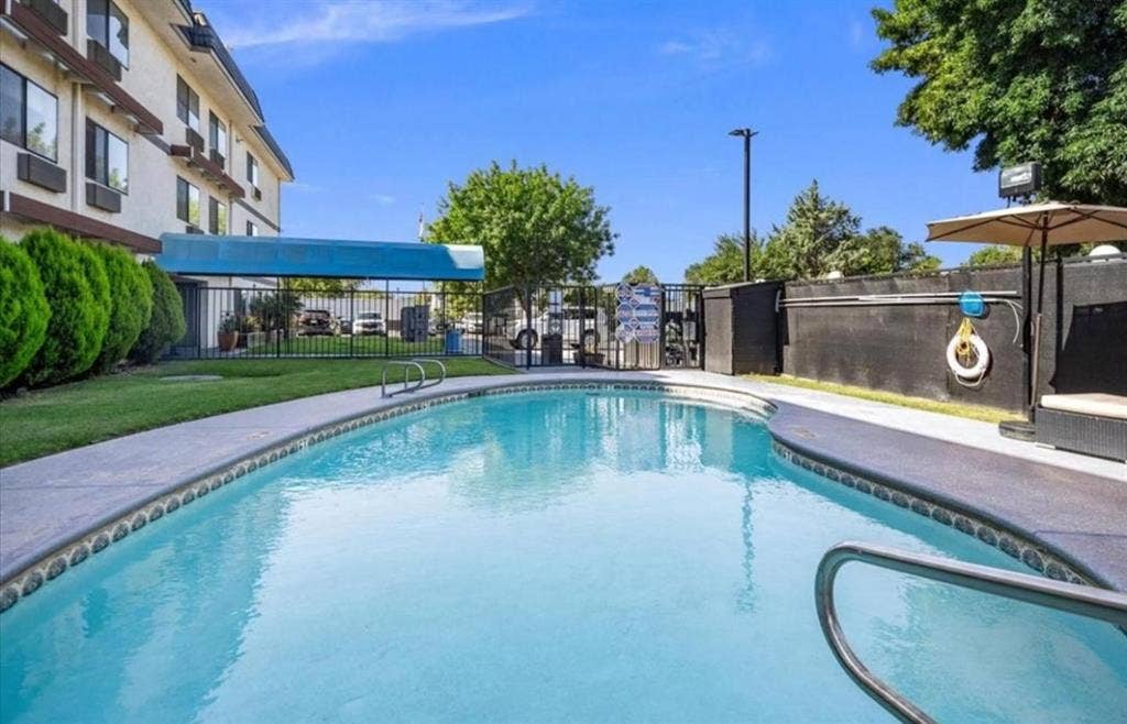 Long-term lodging special