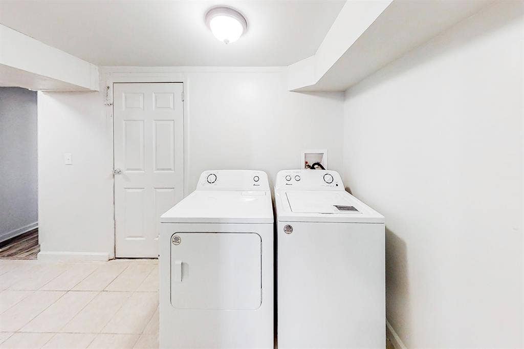 10 BR in Forest Park