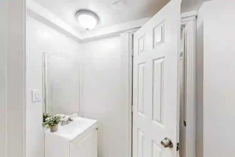 10 BR in Forest Park