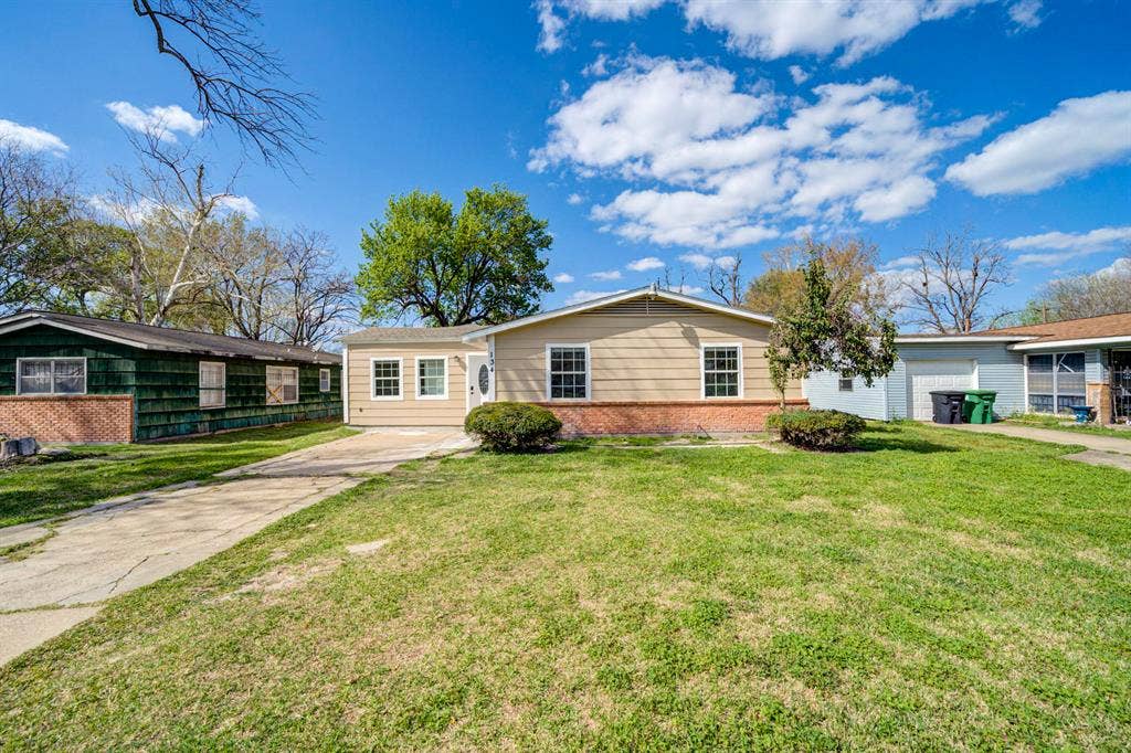 9 BR in Houston