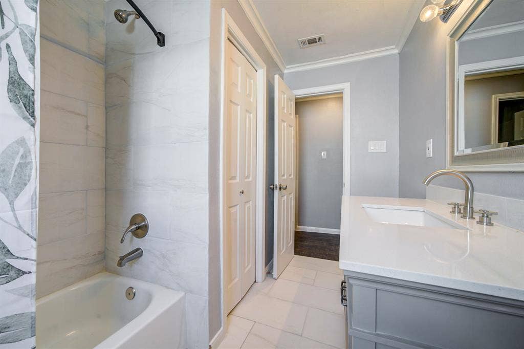 9 BR in Houston