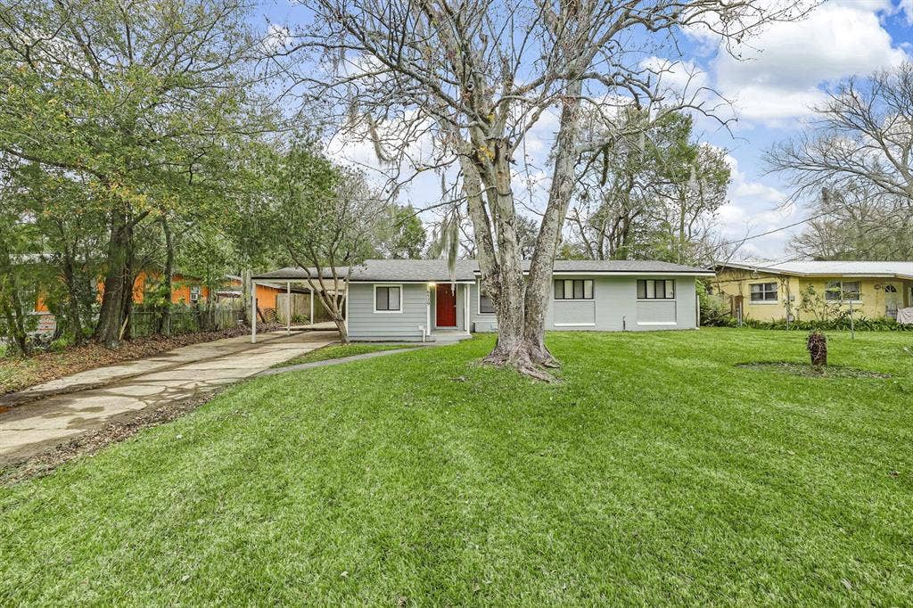 6 BR in Jacksonville