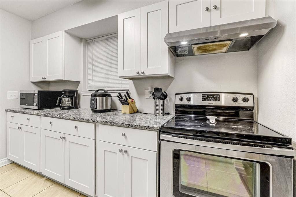 6 BR in Jacksonville