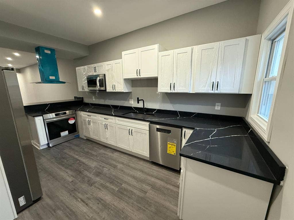 7 BR in Baltimore