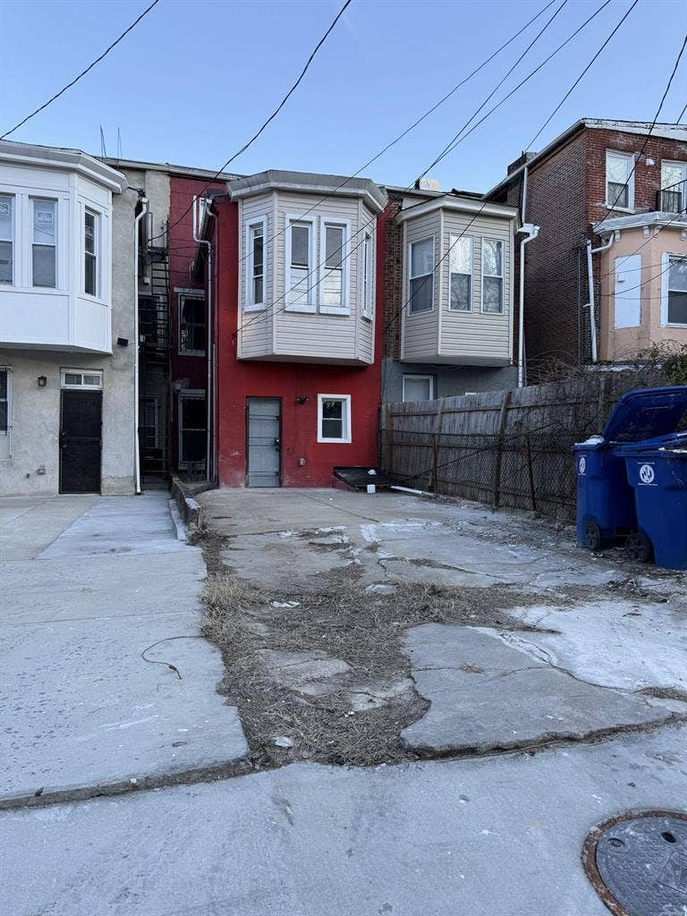 7 BR in Baltimore