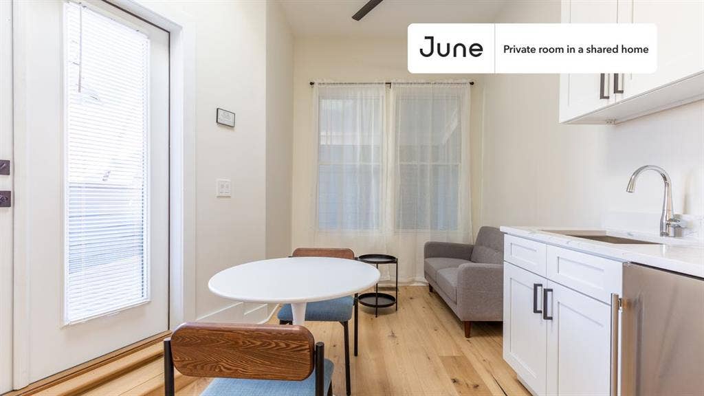 2 BR in Washington DC