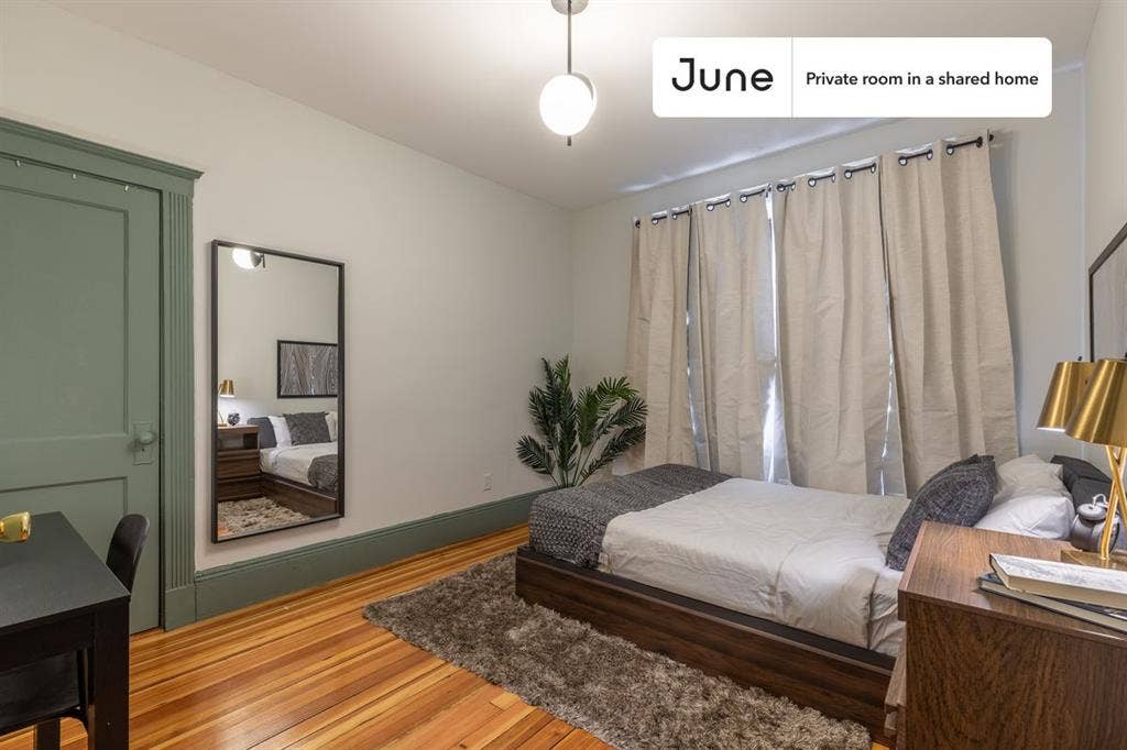 4 BR in Boston