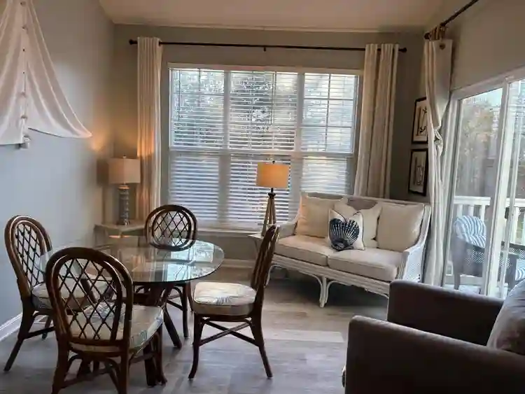 5 BR in Frankford