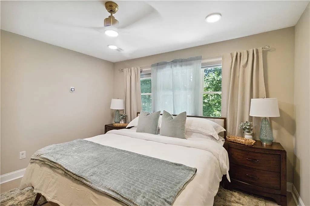 7 BR in Duluth