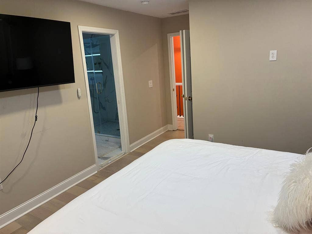 7 BR in Duluth