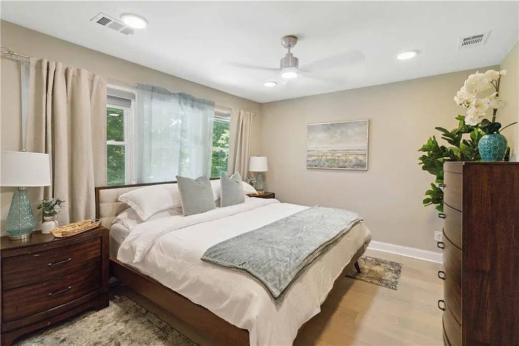 7 BR in Duluth