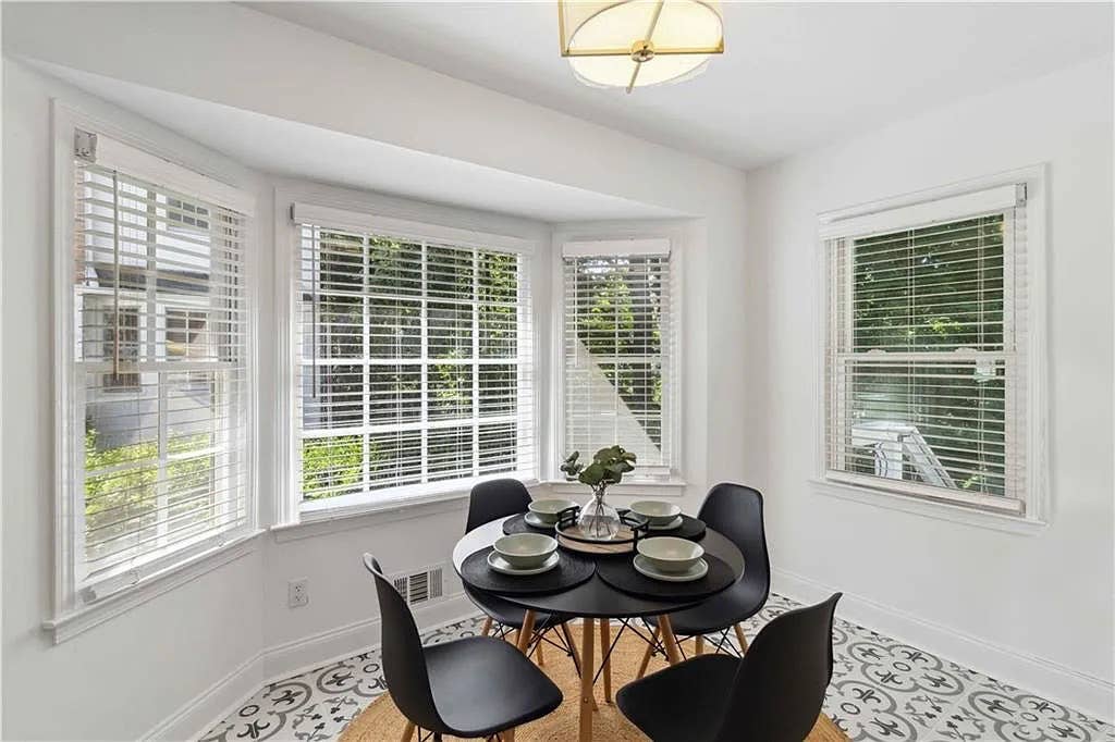 7 BR in Duluth