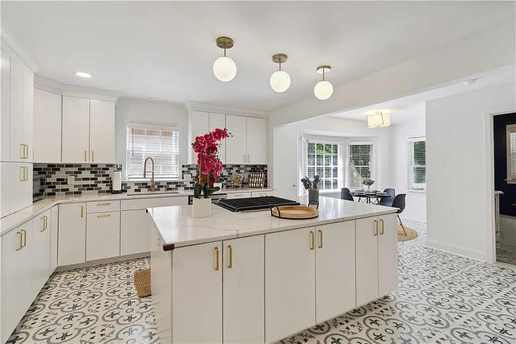 7 BR in Duluth