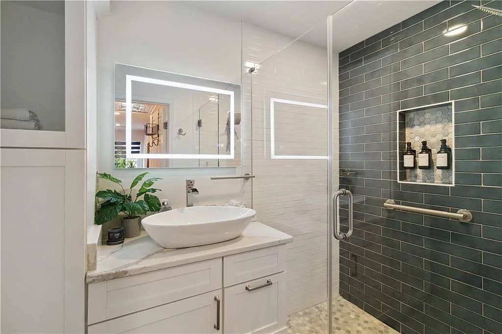 7 BR in Duluth