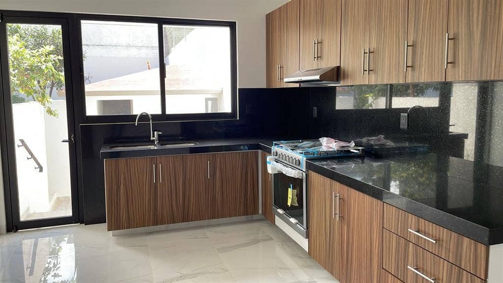 Suite in house