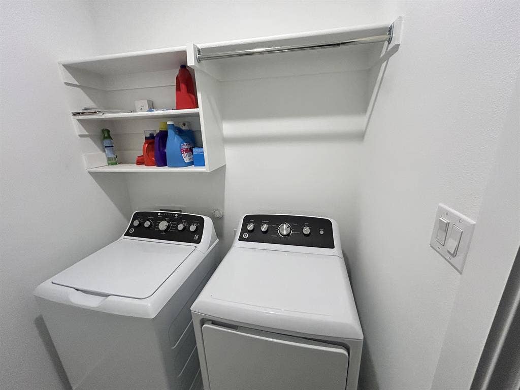 Private Bedroom Utilities included