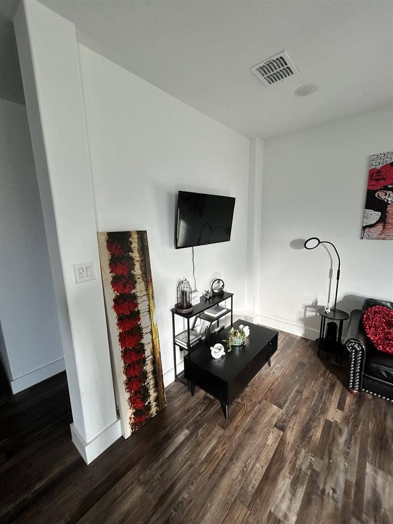 Private Bedroom Utilities included