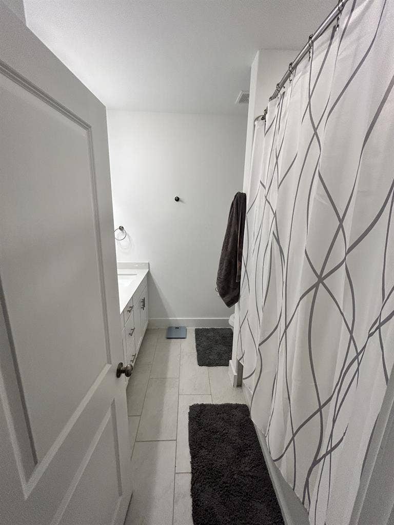 Private Bedroom Utilities included
