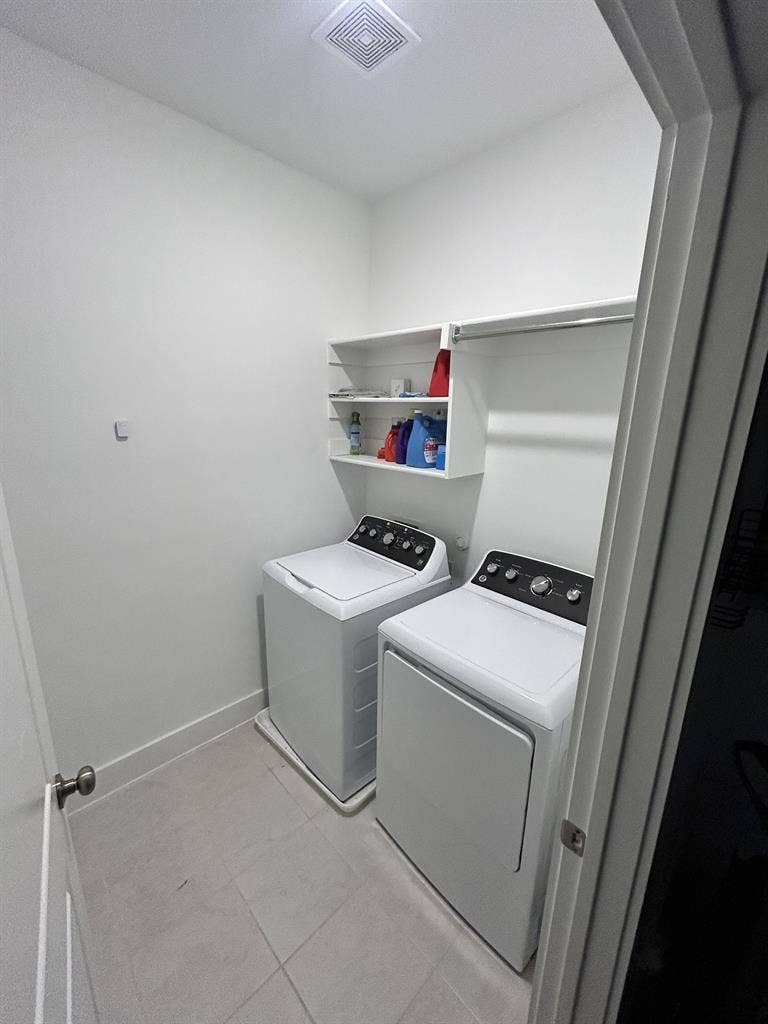 Private Bedroom Utilities included