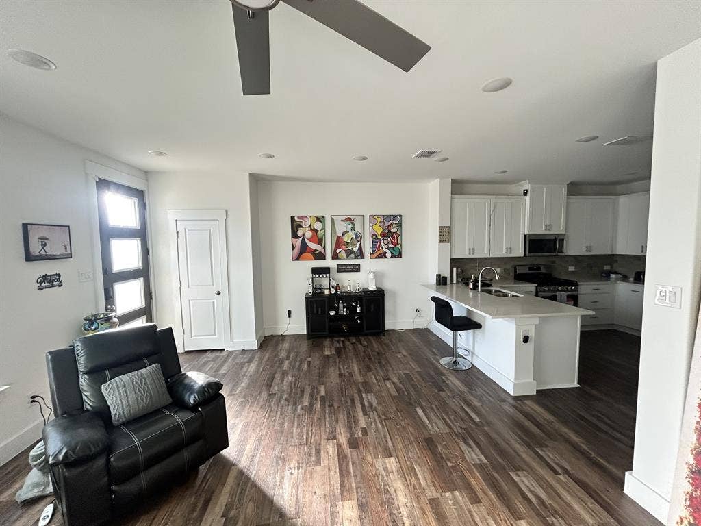 Private Bedroom Utilities included