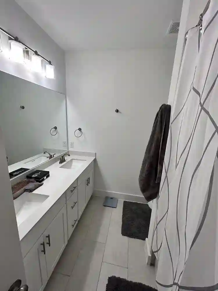 Private Bedroom Utilities included