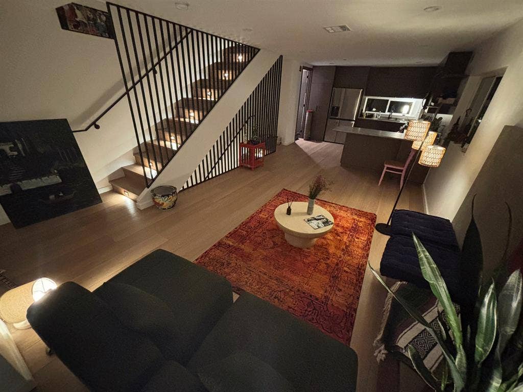 BA townhouse, two rooms avail