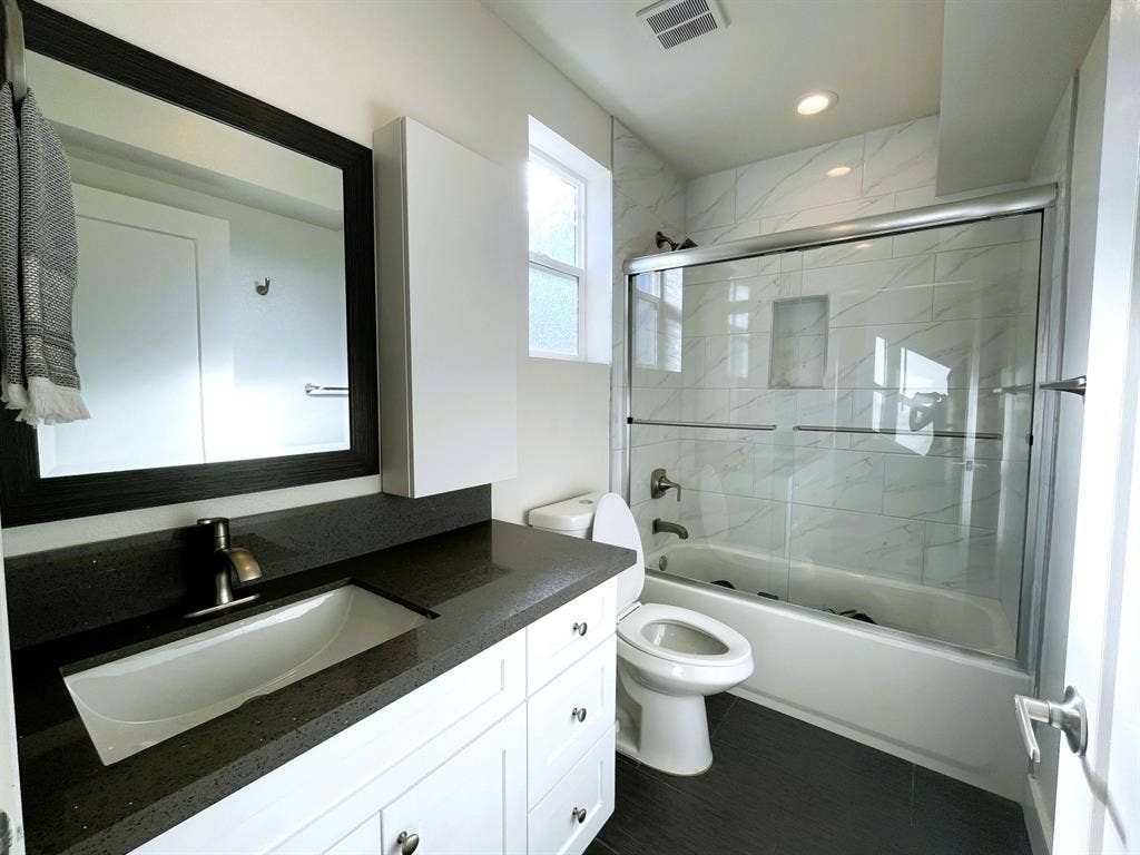 Private Room + Ensuite Bath
