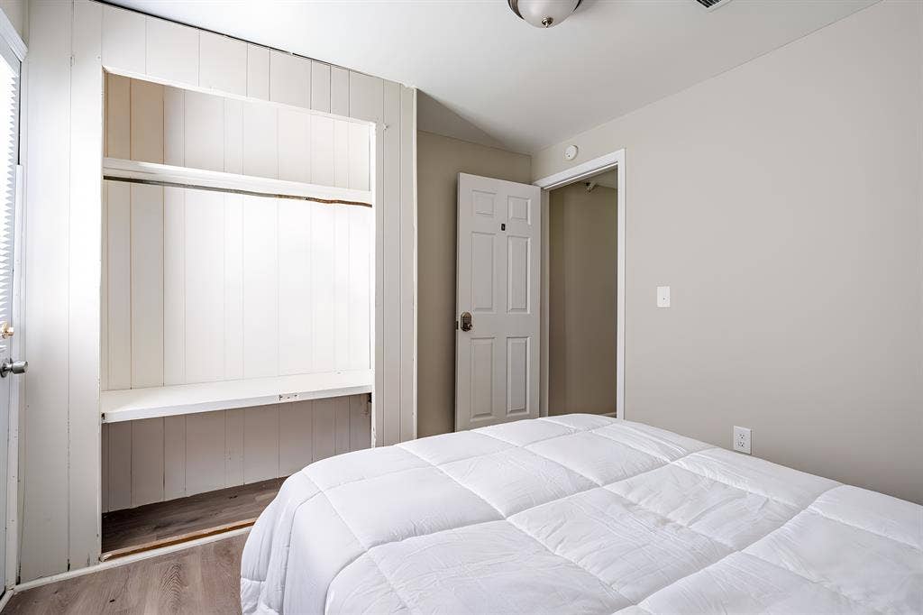 5 BR in Riverdale