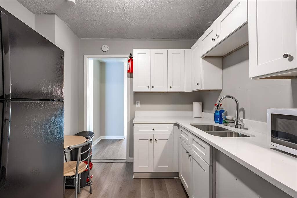 5 BR in Riverdale