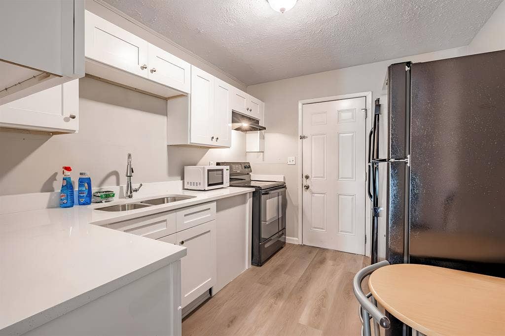 5 BR in Riverdale