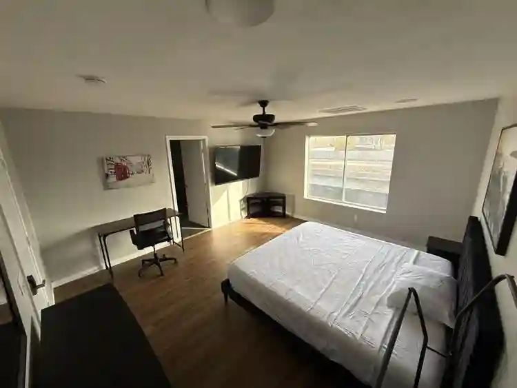9 BR in Mesa